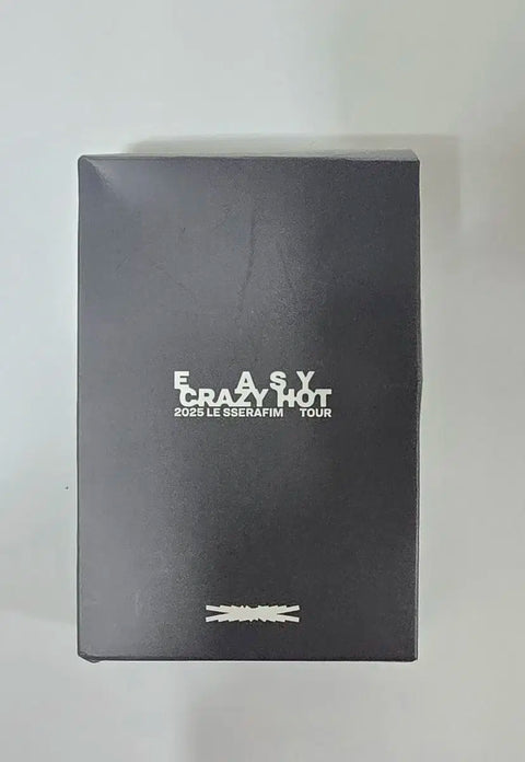 Selling LE SSERAFIM 2024 tour photocard set.