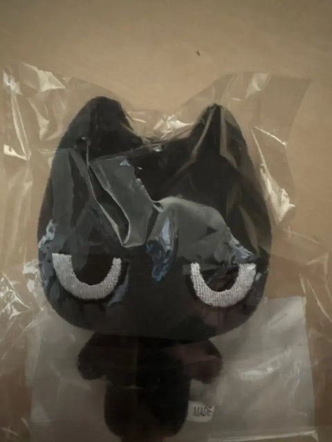 Asking if it's Tae or Selling 10cm