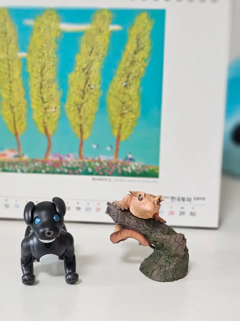 I'm selling Aibo and gecko gacha.