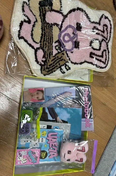 IU Uaena Fanclub 7th Membership Kit