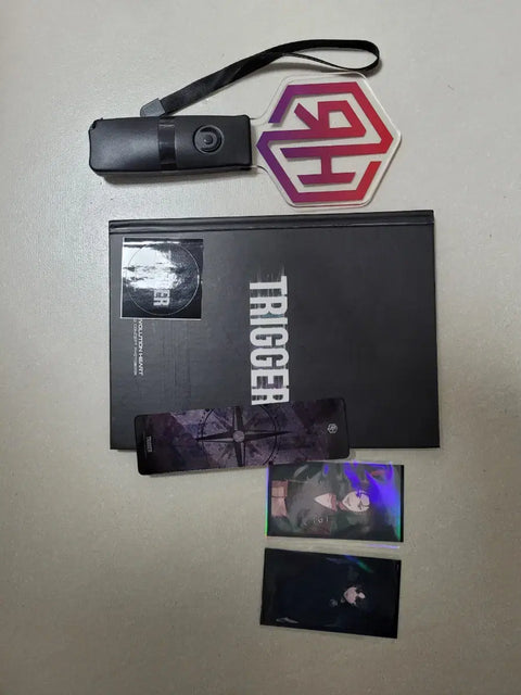 Revolution Trigger Album + Light Stick