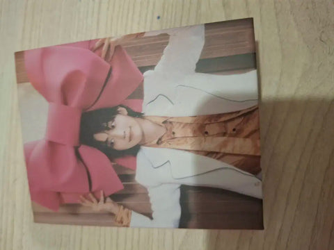 Selling Yoon Jeonghan "Spill the Feels" Carat version.