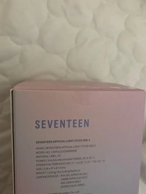 Carrot Bong (New Version), Seventeen official light stick, selling due to leaving the fandom. Lots of freebies!!