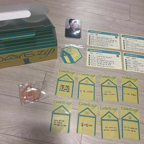 DAY6 Pop-up Gift + 8 Kinds of Confetti + Cake Carabiner