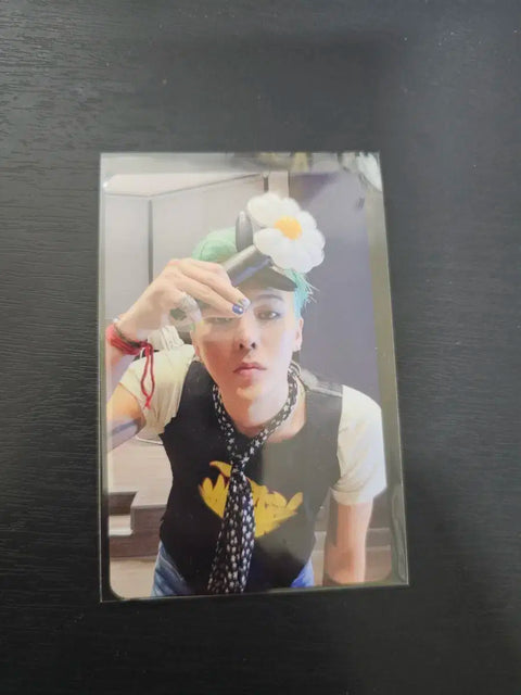 G-Dragon light stick photocard