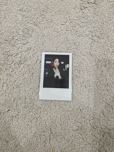 IVE Jang Wonyoung Polaroid photocard unreleased switch