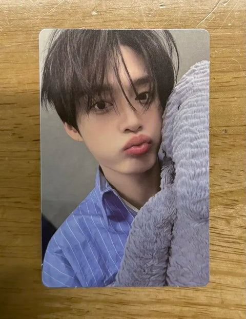 Jiwoong Blue Paradise photocard