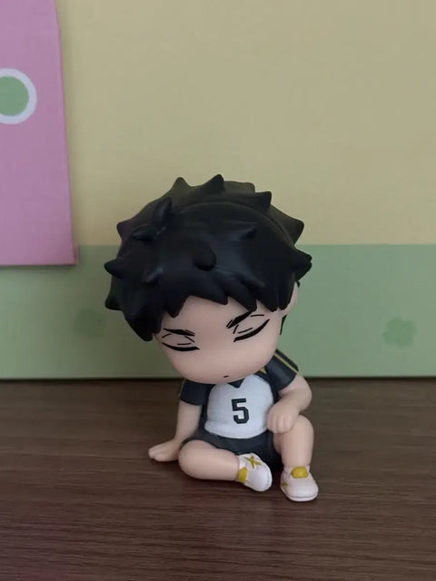 Akaashi bowing figure