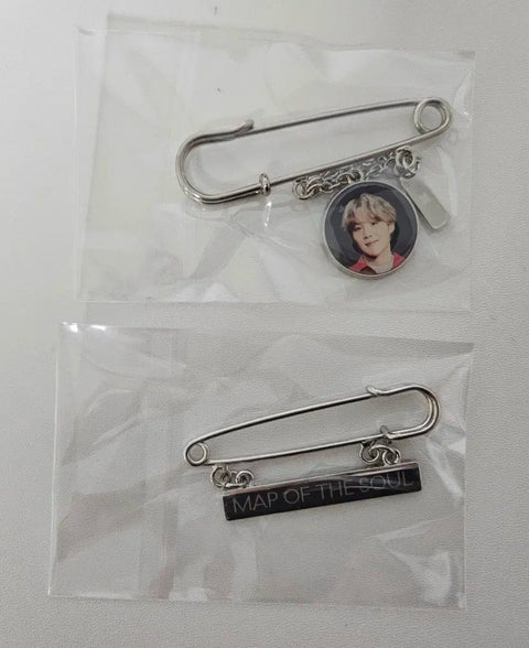 BTS badge & keyring set