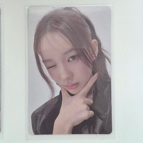 Izna Youserang Pop-up Ball Cap Photocard