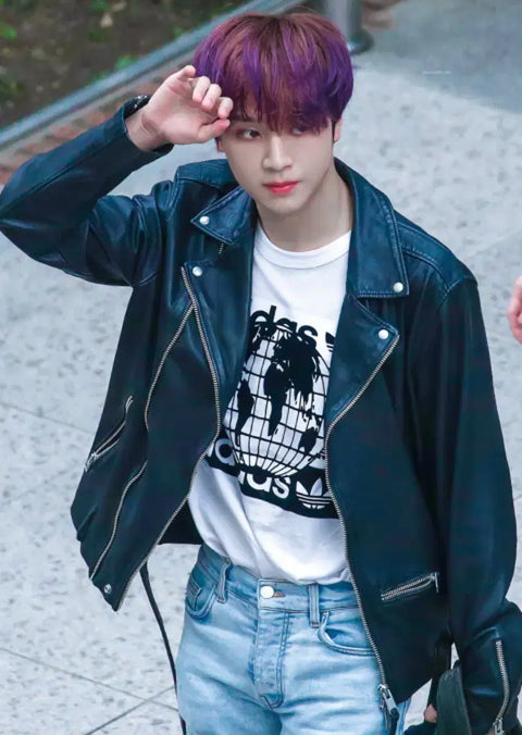 Adidas messenger tee short sleeve tee XS size Haechan Son Min-soo