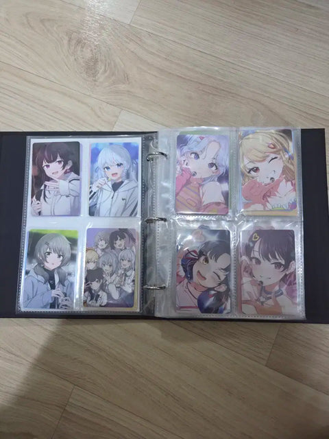 Selling Lee Sedol binder, postcards, bookmark, photo cards A and B, and a can badge set.