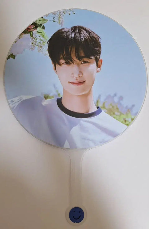 Byeon Woo-seok Uchiwa