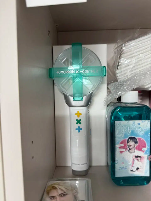 !Unused! MOA BONG (Light Stick) 1 for sale.