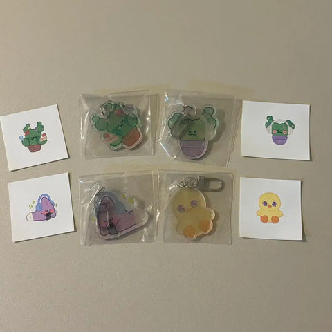 I'm selling IU's "Moment" exhibition keyring set of 4 as a bundle!
