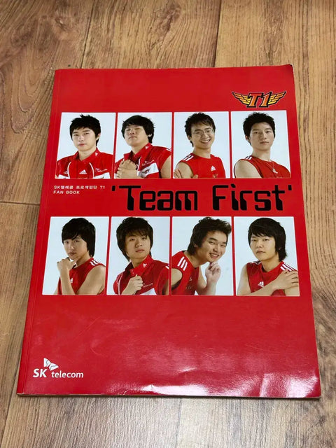 2006 SK Telecom T1 Fan Book Team First