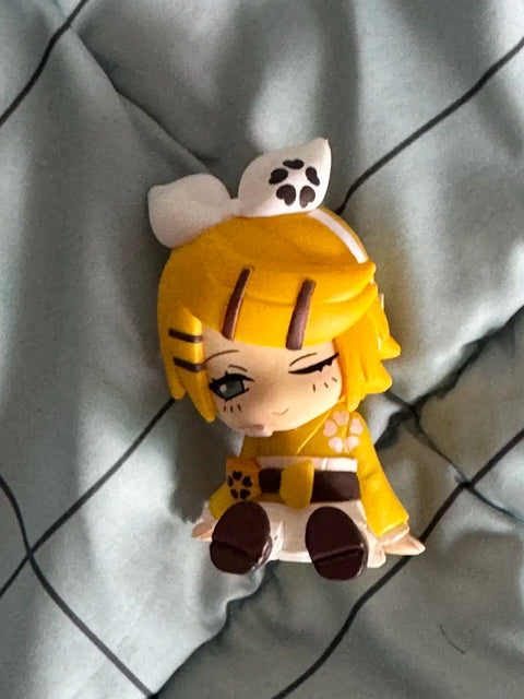 Kagamine Rin Bowing Fig Figure