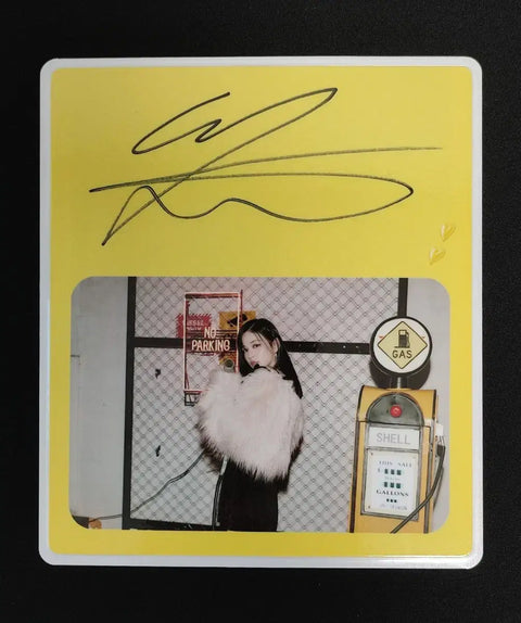 fromis_9 Lee Chaeyoung Autographed