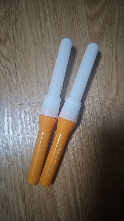 Cheerlight, misspellings of Chiabl and Otaoge, two Wuoobl as a set