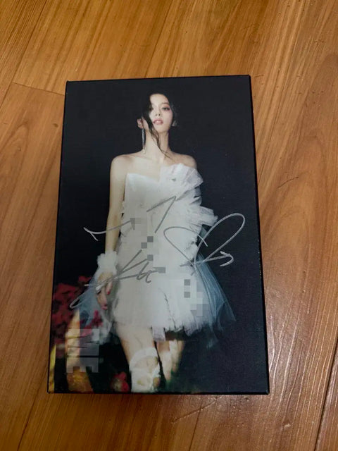 Blackpink Jisoo Me signed album, not for sale, transfer.