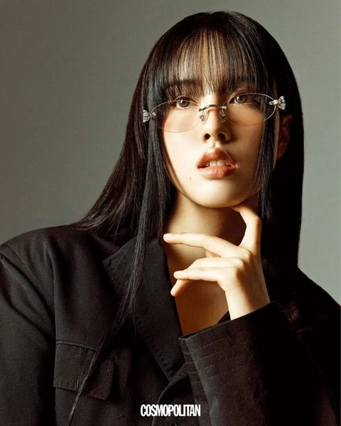  Cosmo magazine with STAYC Yoon's photoshoot, who is appearing on the Gen.G intern program, for sale.