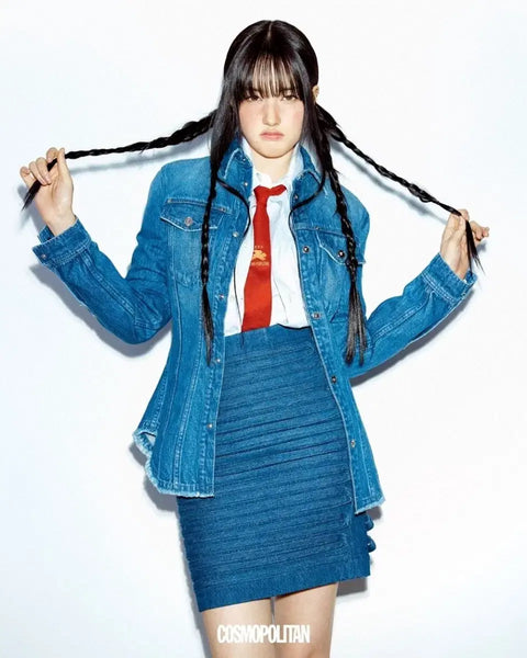  Cosmo magazine with STAYC Yoon's photoshoot, who is appearing on the Gen.G intern program, for sale.
