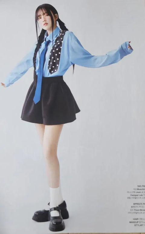  Cosmo magazine with STAYC Yoon's photoshoot, who is appearing on the Gen.G intern program, for sale.