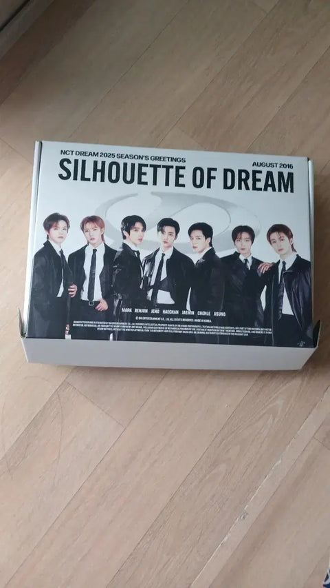 NCT Dream Season's Greetings photocard merchandise